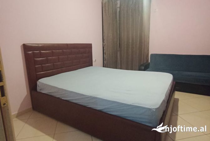 Shtepi me qera 1+1 ne Tirane - 450 Euro