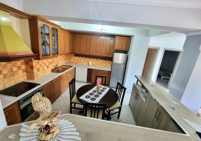 Shtepi ne shitje Apartament ne Sarande, 3+1, Mobilimi E mobiluar, Pagesa 154,000  Euro.