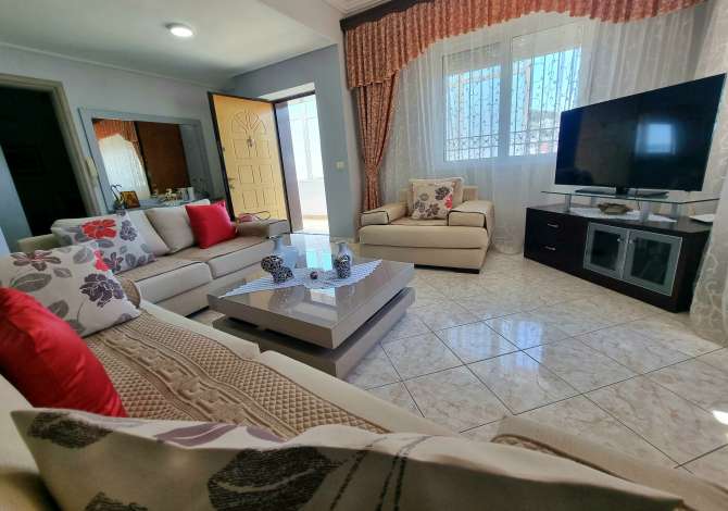 Shtepi ne shitje Apartament ne Sarande, 3+1, Mobilimi E mobiluar, Pagesa 154,000  Euro.