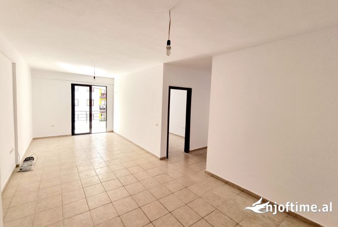Shtepi ne shitje Apartament ne Tirane, 2+1, Mobilimi E mobiluar, Pagesa 116,000  Euro.