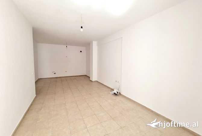 Shtepi ne shitje Apartament ne Tirane, 2+1, Mobilimi E mobiluar, Pagesa 116,000  Euro.