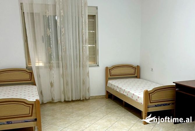 Shtepi me qera 2+1 ne Tirane - 450 Euro