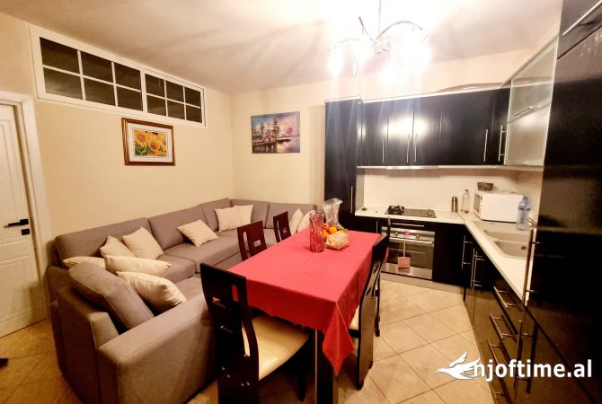 Shtepi me qera 1+1 ne Tirane - 380 Euro
