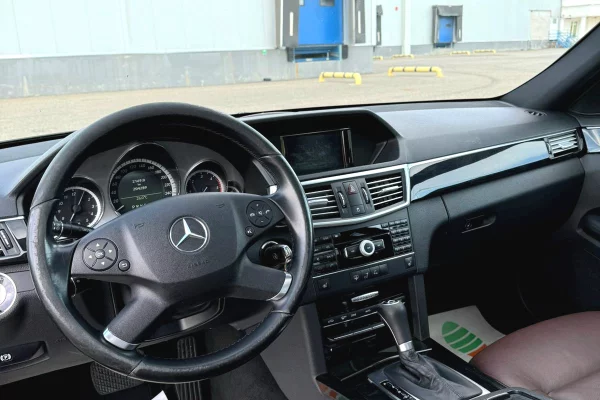 Cars for sale in Tirana, Mercedes-Benz, 2010 Diesel,Kambio Automatik Payment 9,500  Euro.