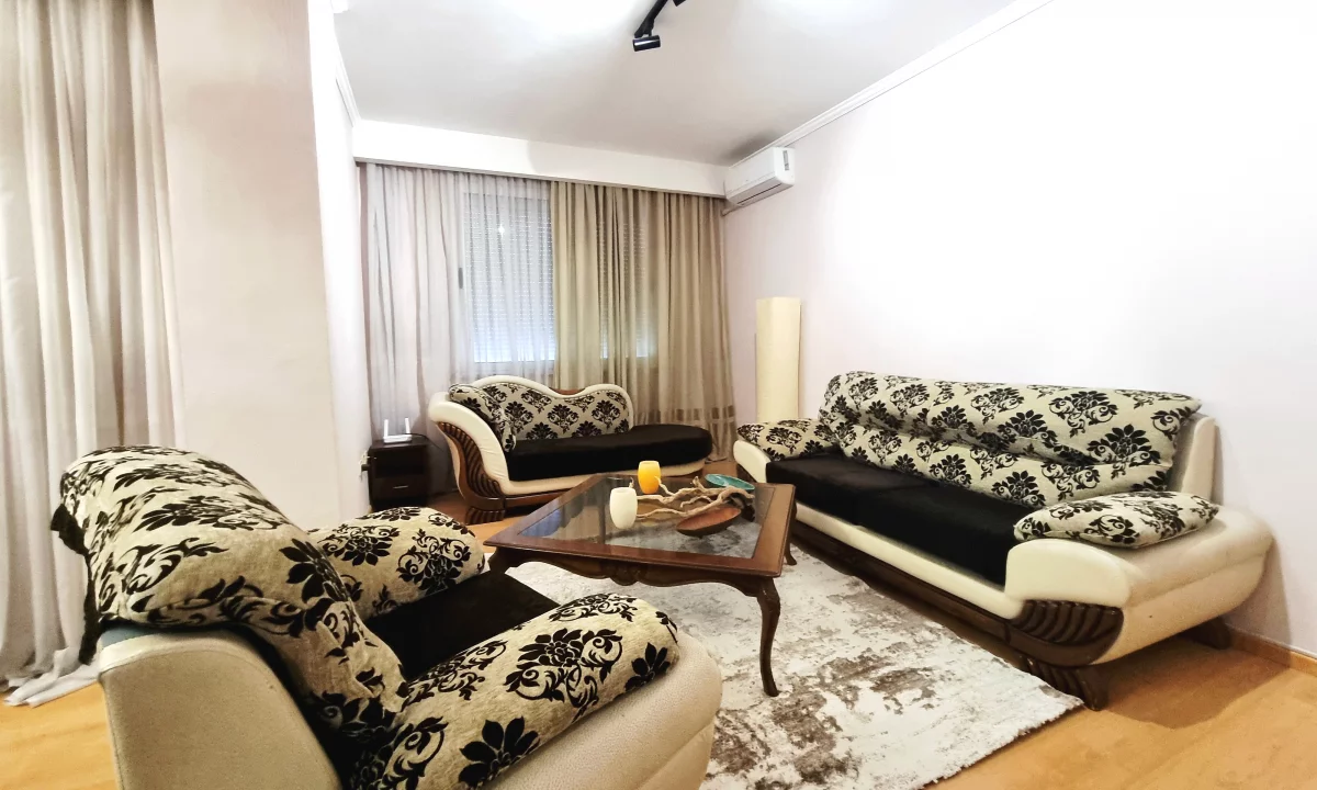 Shtepi me qera Apartament ne Tirane, 2+1, Mobilimi E mobiluar, Pagesa 50,000  Leke.