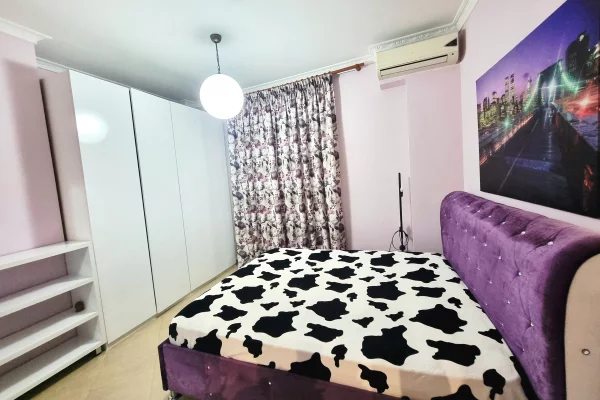 Shtepi me qera Apartament ne Tirane, 2+1, Mobilimi E mobiluar, Pagesa 50,000  Leke.
