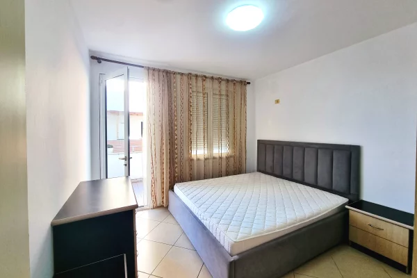 Shtepi me qera Apartament ne Tirane, 2+1, Mobilimi E mobiluar, Pagesa 630  Euro.