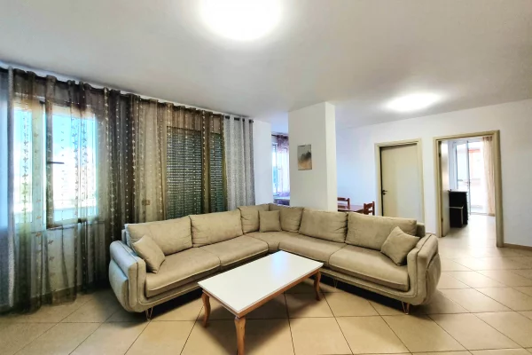 Shtepi me qera 2+1 ne Tirane - 630 Euro