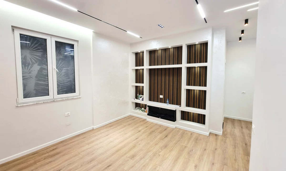 Shtepi ne shitje Apartament ne Tirane, 1+1, Mobilimi Bosh, pa mobiluar, Pagesa 98,000  Euro.