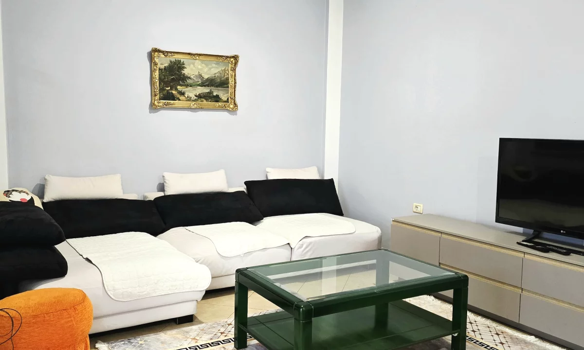 Appartamento in affitto a Tirana 2+1, Arredato