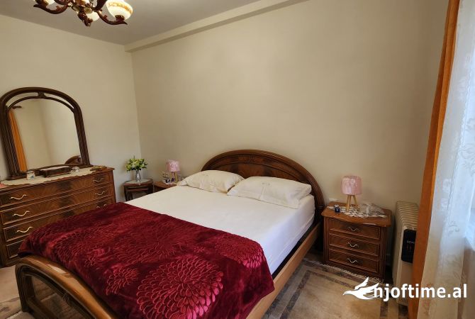 Shtepi me qera Apartament ne Tirane, 2+1, Mobilimi E mobiluar, Pagesa 590  Euro.