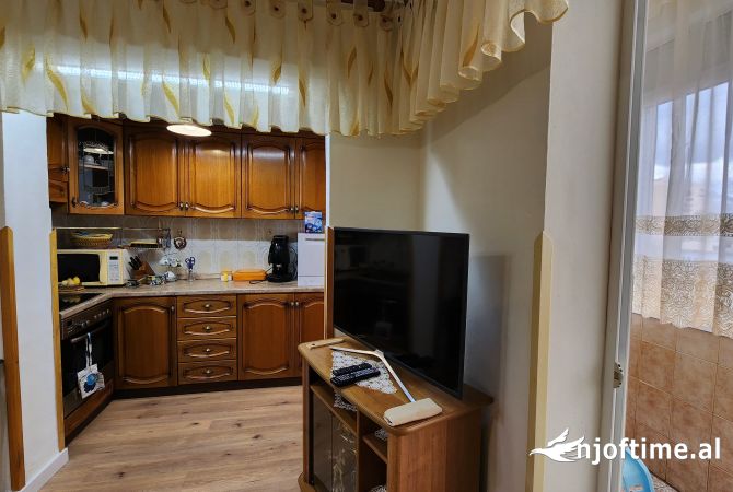 Shtepi me qera Apartament ne Tirane, 2+1, Mobilimi E mobiluar, Pagesa 590  Euro.