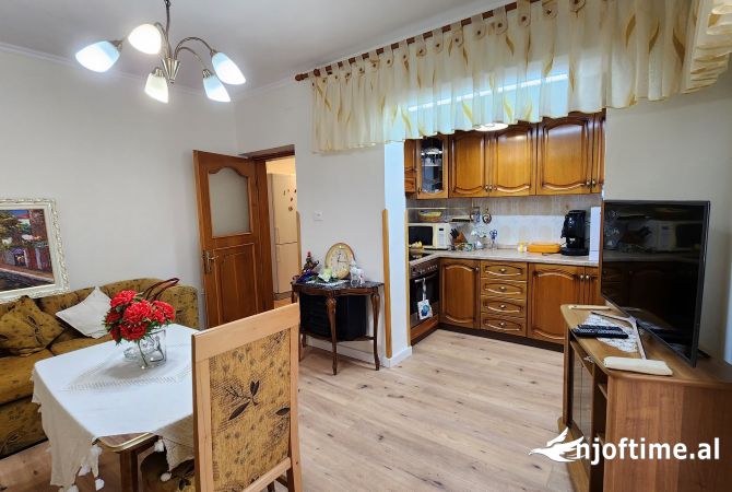 Shtepi me qera 2+1 ne Tirane - 590 Euro