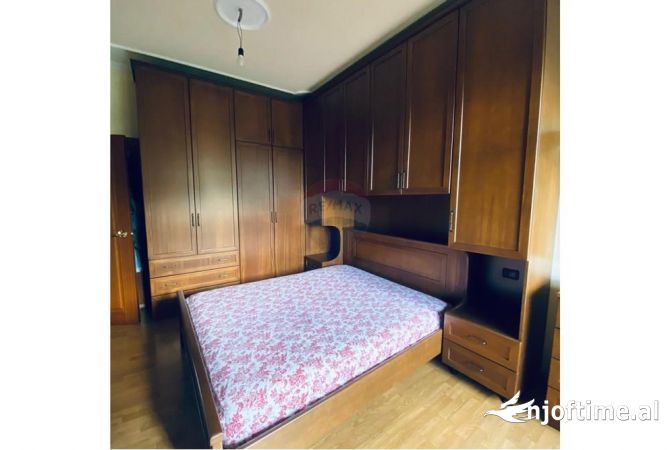 Shtepi me qera 3+1 ne Tirane - 1,100 Euro