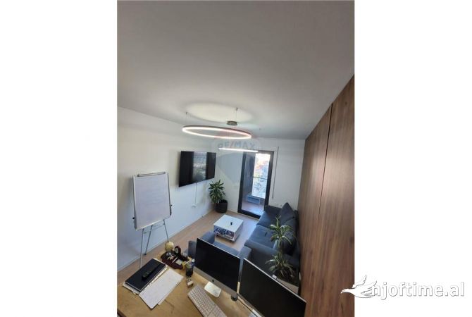 Ambient biznesi me qera 3+1 ne Tirane - 650 Euro