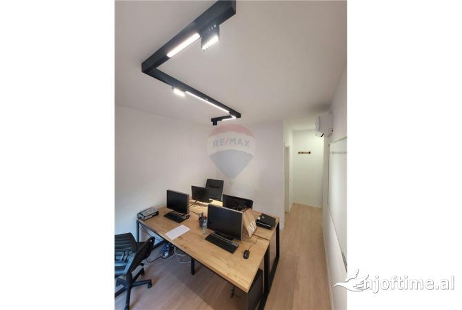 Ambient biznesi me qera 3+1 ne Tirane - 650 Euro