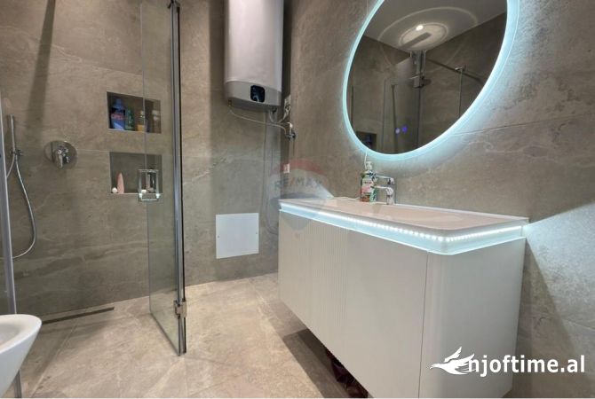 Shtepi ne shitje Apartament ne Tirane, 1+1, Mobilimi E mobiluar, Pagesa 155,000  Euro.