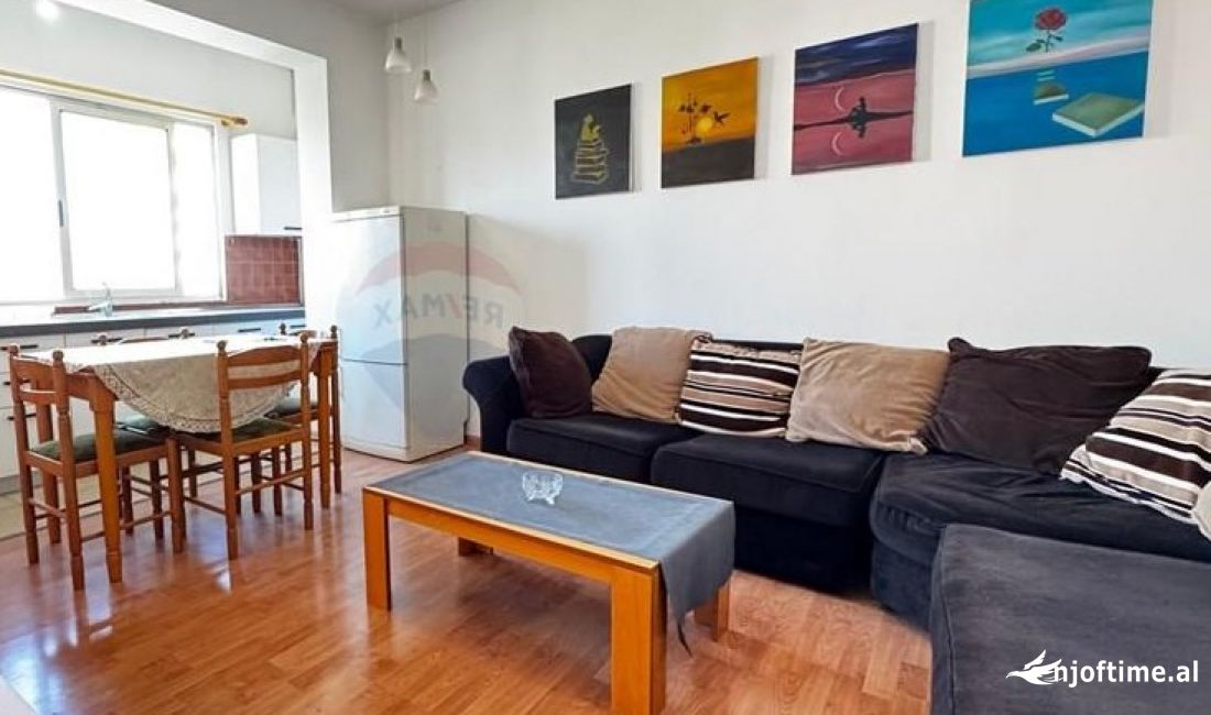 Shtepi me qera Apartament ne Tirane, 2+1, Mobilimi E mobiluar, Pagesa 550  Euro.