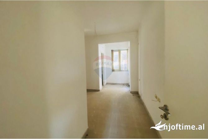 Apartment for sale in Tirana 3+1, Emty