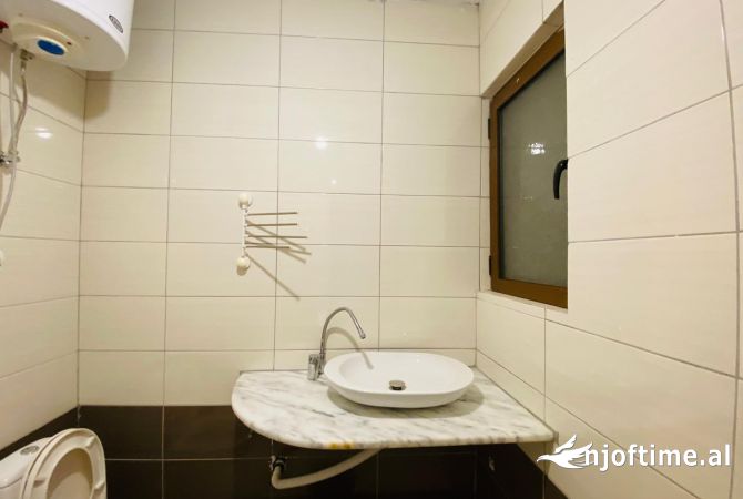 Shtepi me qera 2+1 ne Tirane - 450 Euro