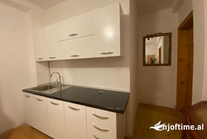Shtepi me qera 2+1 ne Tirane - 450 Euro