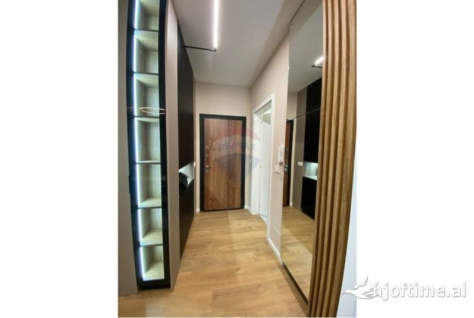 Shtepi ne shitje Apartament ne Tirane, 1+1, Mobilimi E mobiluar, Pagesa 145,000  Euro.