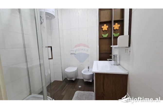 Shtepi me qera Apartament ne Tirane, 2+1, Mobilimi E mobiluar, Pagesa 650  Euro.