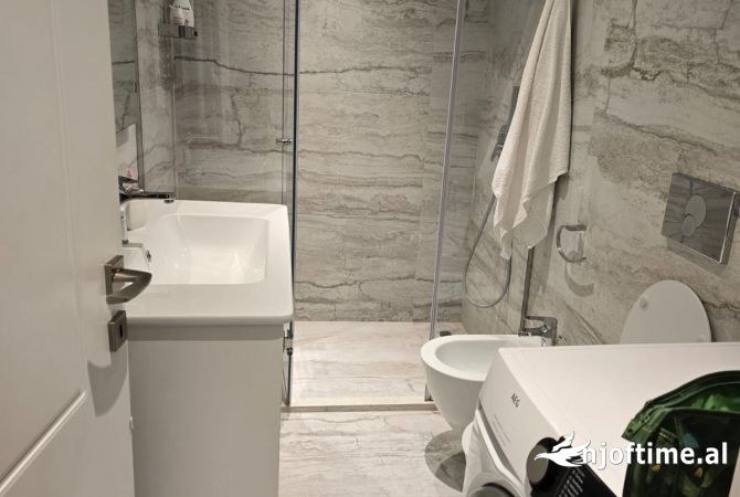 Shtepi me qera Apartament ne Tirane, 2+1, Mobilimi E mobiluar, Pagesa 1,200  Euro.