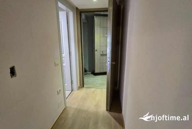 Shtepi me qera Apartament ne Tirane, 1+1, Mobilimi Bosh, pa mobiluar, Pagesa 300  Euro.