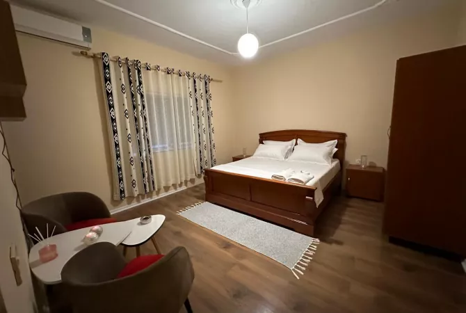 Shtepi me qera Apartament ne Tirane, 3+1, Mobilimi E mobiluar, Pagesa 750  Euro.