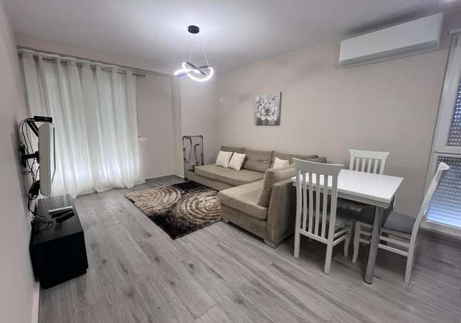 Shtepi me qera 1+1 ne Tirane - 39,000 Leke