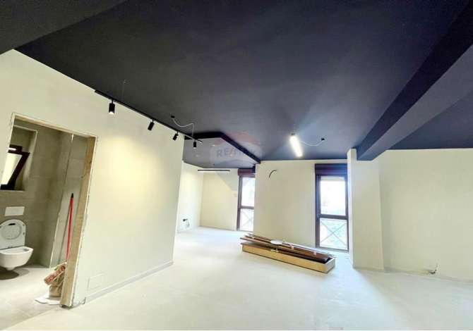 Ambient biznesi me qera 3+1 ne Tirane - 2,300 Euro