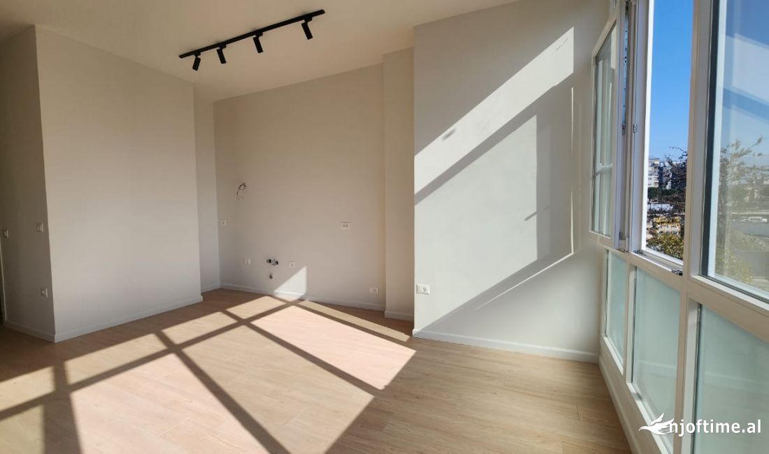 Shtepi ne shitje Apartament ne Tirane, 1+1, Mobilimi Bosh, pa mobiluar, Pagesa 129,000  Euro.