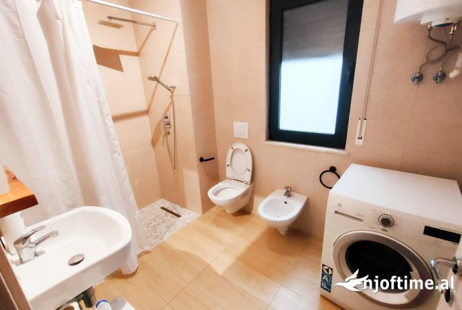 Shtepi ne shitje Apartament ne Tirane, 2+1, Mobilimi E mobiluar, Pagesa 195,000  Euro.