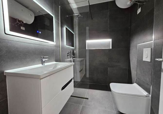 Shtepi ne shitje Apartament ne Tirane, 1+1, Mobilimi Bosh, pa mobiluar, Pagesa 150,000  Euro.