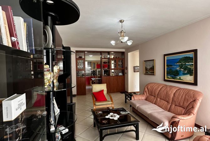 Shtepi ne shitje 3+1 ne Tirane - 330,000 Euro