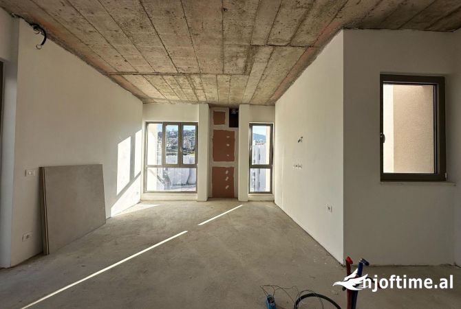 Shtepi ne shitje Apartament ne Tirane, 2+1, Mobilimi Bosh, pa mobiluar, Pagesa 377,000  Euro.
