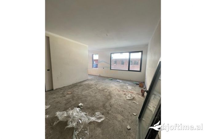 Shtepi ne shitje Apartament ne Tirane, 2+1, Mobilimi Bosh, pa mobiluar, Pagesa 205,000  Euro.