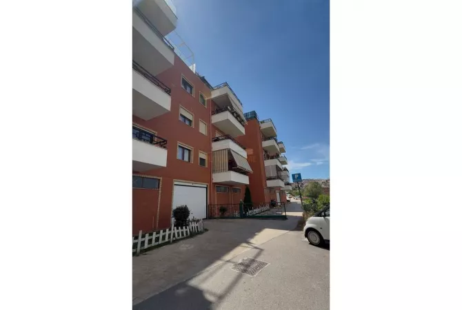 Shtepi ne shitje 3+1 ne Tirane - 240,000 Euro