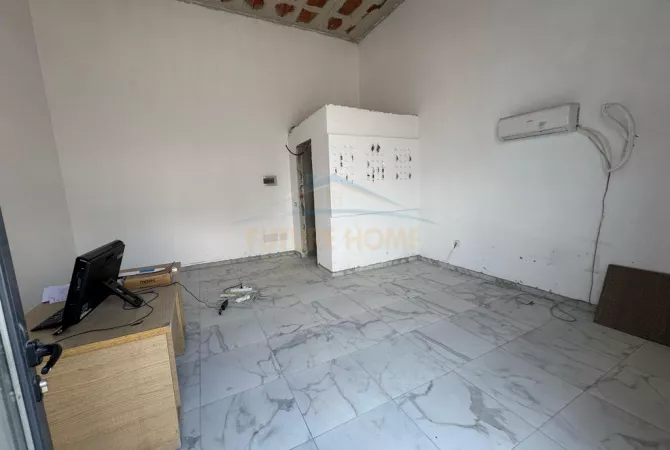 Ambjent biznesi ne shitje 1+1 ne Tirane - 82,000 Euro