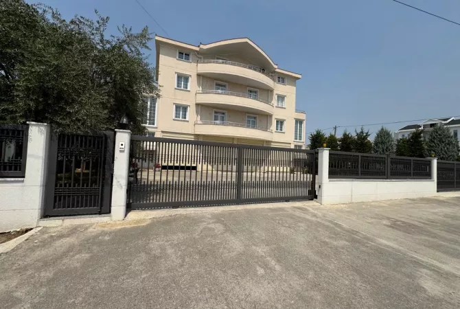 Qera, Ambjent, Paskuqan