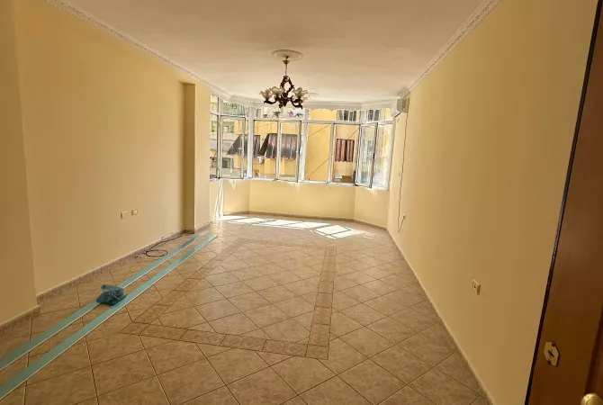 Shtepi ne shitje 2+1 ne Tirane - 270,000 Euro
