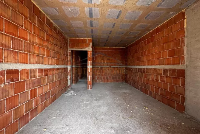 Shtepi ne shitje 2+1 ne Tirane - 160,000 Euro