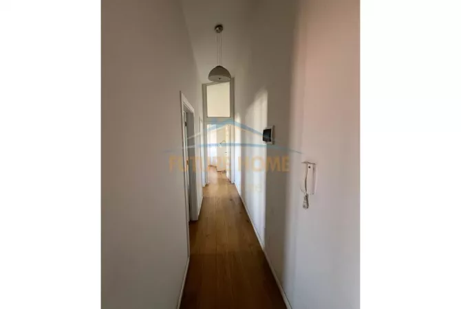 Shtepi me qera Duplex(shtepi me 2 kate) ne Tirane, 3+1, Mobilimi E mobiluar, Pagesa 800  Euro.