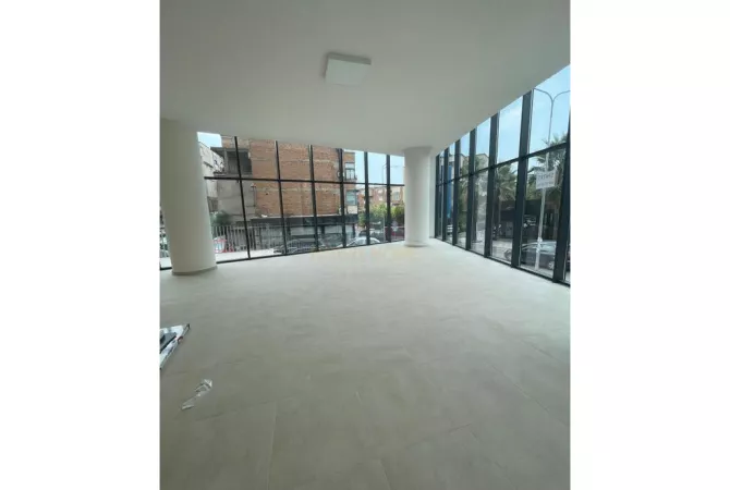 Ambient biznesi ne shitje 1+1 ne Tirane - 735,000 Euro