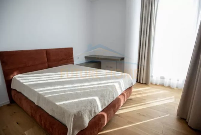 Shtepi me qera Vila Luksoze ne Tirane, 4+1, Mobilimi E mobiluar, Pagesa 5,000  Euro.