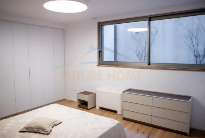 Shtepi me qera Vila Luksoze ne Tirane, 4+1, Mobilimi E mobiluar, Pagesa 5,000  Euro.