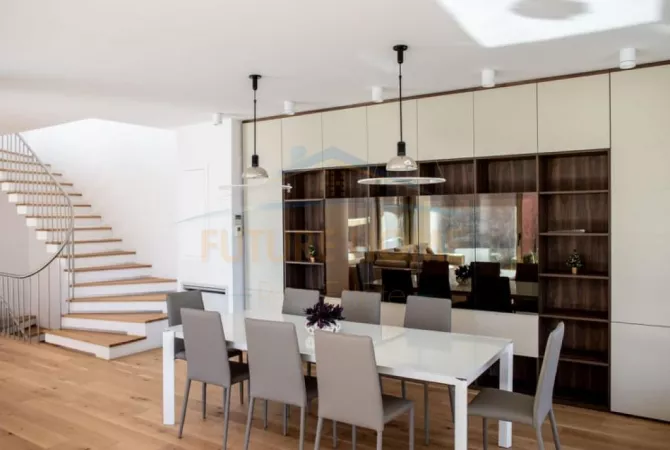 Shtepi me qera Vila Luksoze ne Tirane, 4+1, Mobilimi E mobiluar, Pagesa 5,000  Euro.