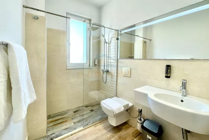 Shtepi ne shitje Shtepi Private ne Tirane, 4+1, Mobilimi E mobiluar, Pagesa 850,000  Euro.