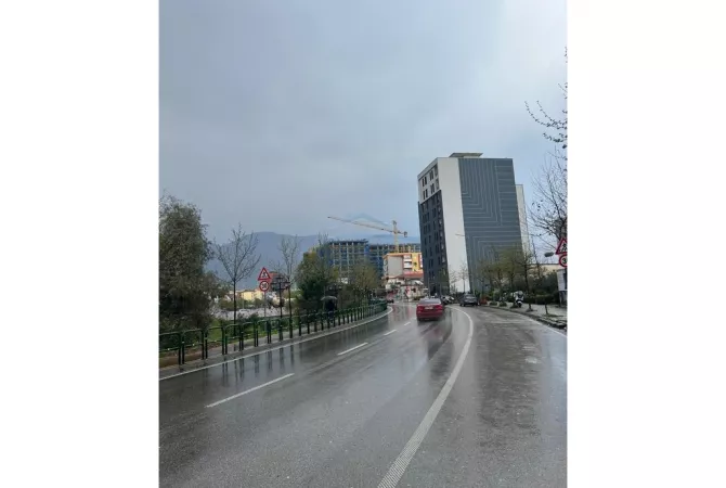 Ambient biznesi ne shitje 1+1 ne Tirane - 980,000 Euro